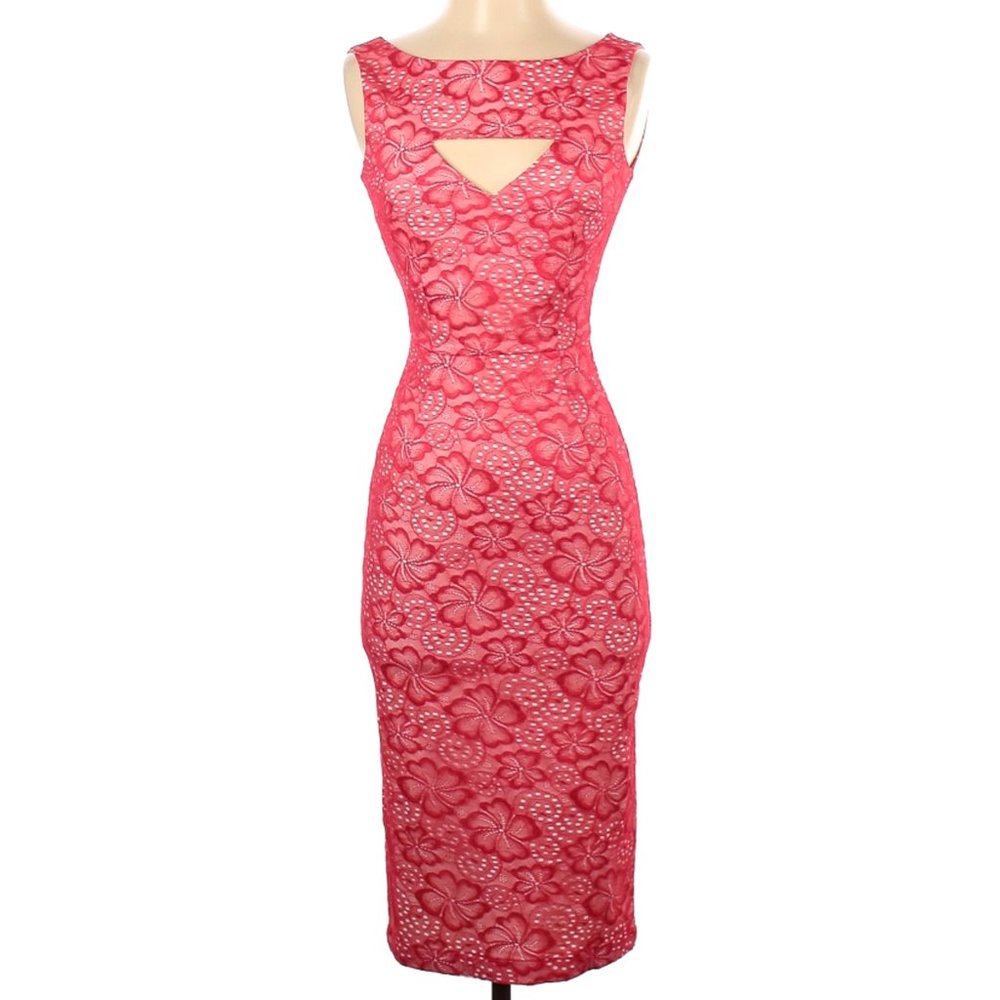 🌎 Tatyana || Megan Pencil Dress - Red Lace - Picture 2 of 5